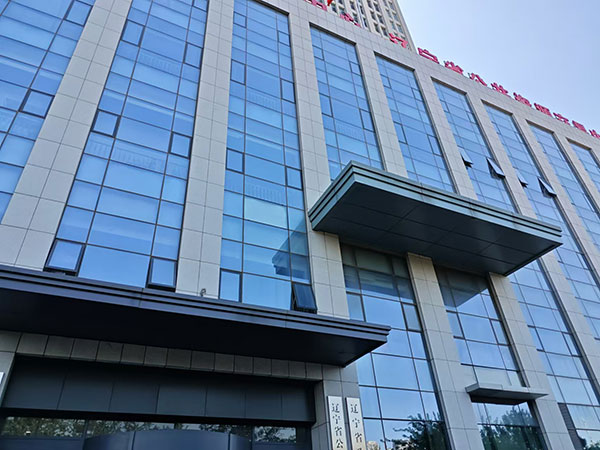 沈阳玻璃幕墙工程公司有哪些服务?幕墙设计、施工与维护内容介绍